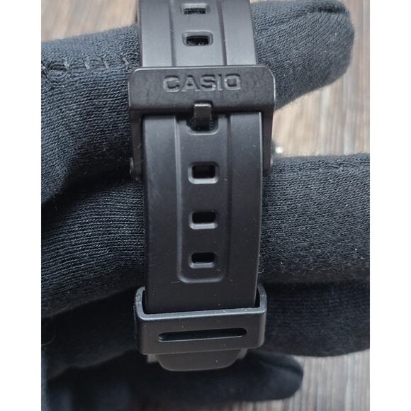 Casio AE-1200WH “Casio Royale” World Time – 10-Year Battery, Excellent Condition - Picture 9 of 11